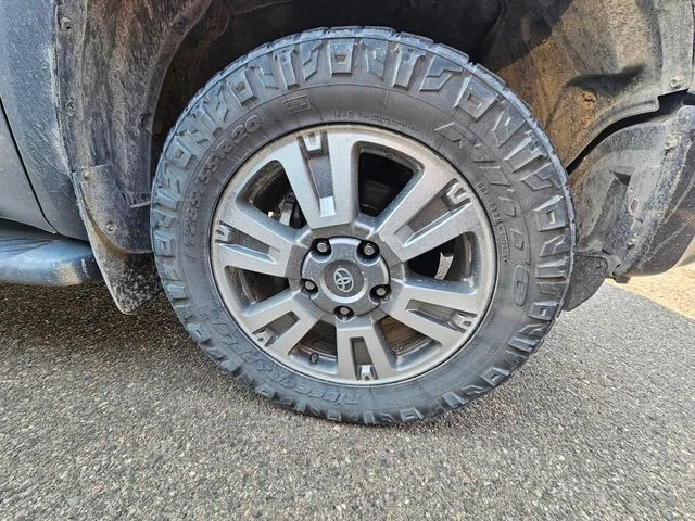 Used 2015 Magnetic Gray Metallic Toyota Platinum image 22
