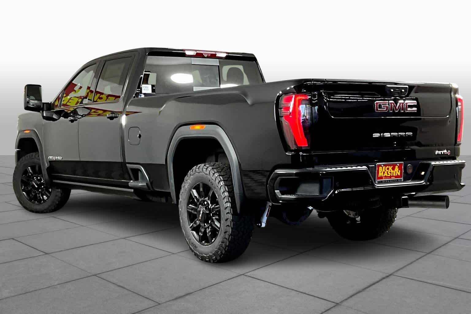 Used 2025 Onyx Black GMC AT4 image 7