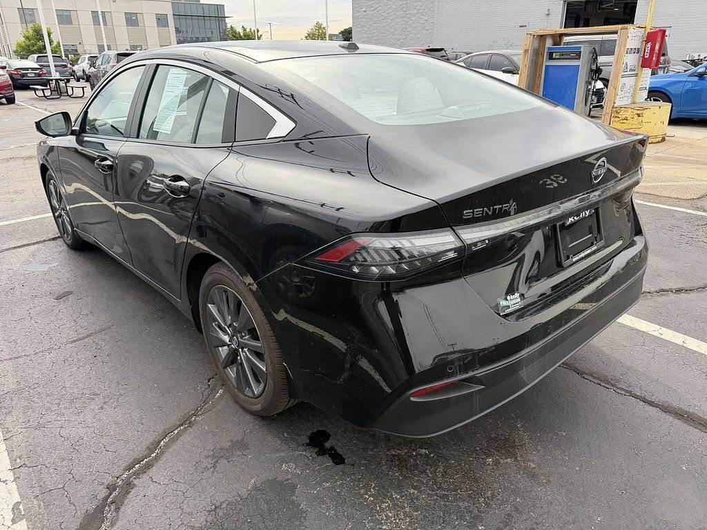 Used 2026 Super Black Nissan SL image 92