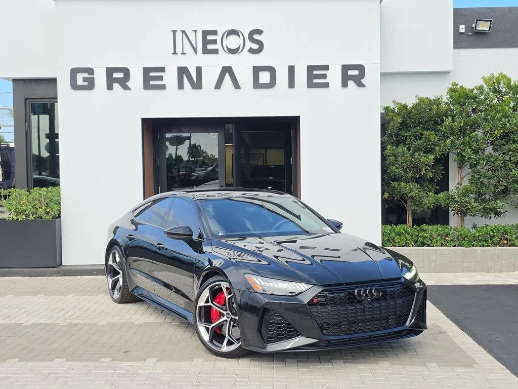 Used 2025 Mythos Black Metallic Audi 4.0T image 1