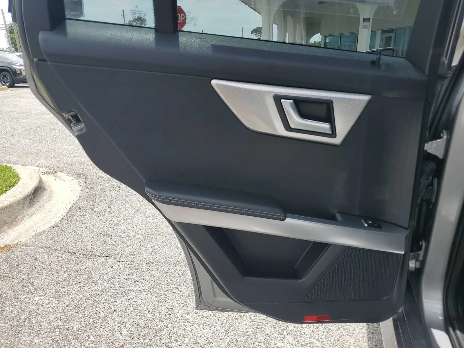 Used 2015  Mercedes-Benz GLK 350 image 21