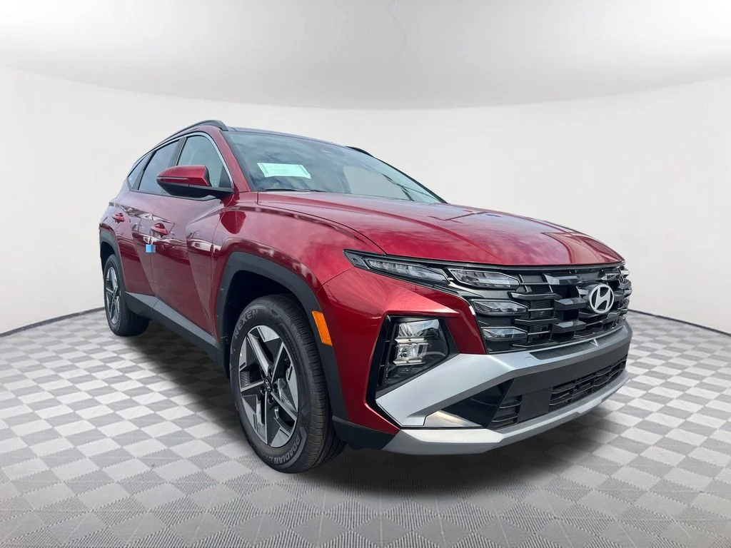 Used 2025 Red Hyundai SEL Convenience image 3