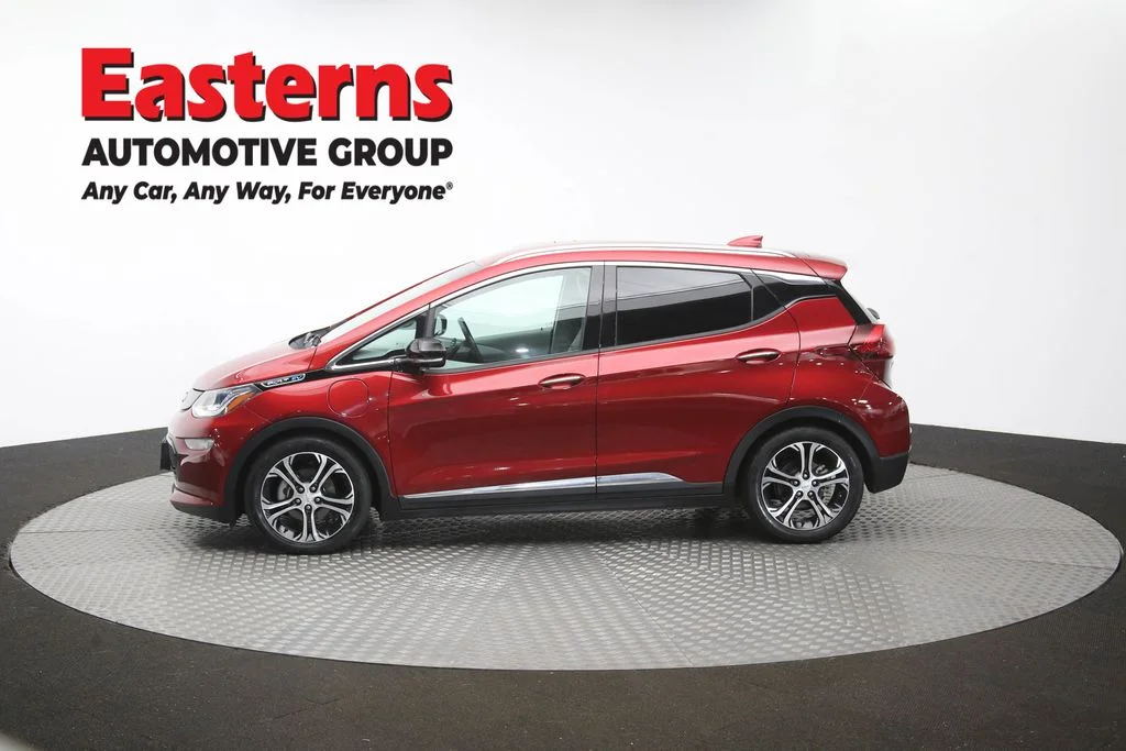 Used 2018 Red Chevrolet Premier image 61