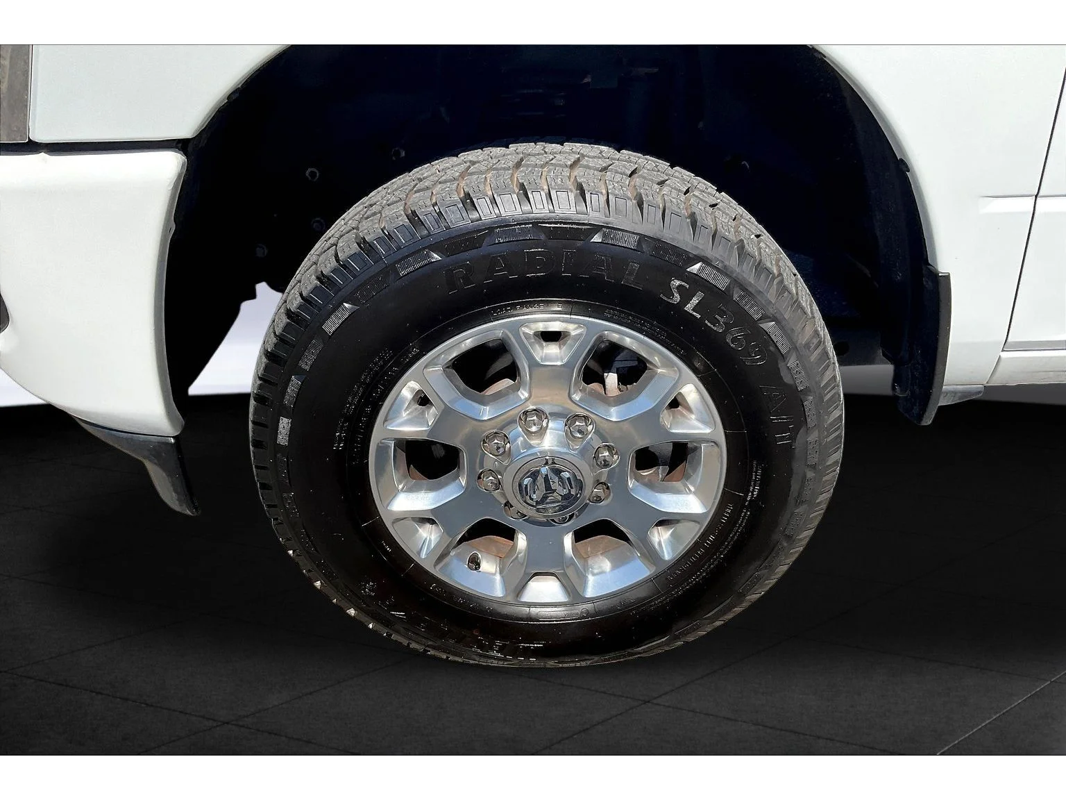 Used 2024  Ram Laramie image 7