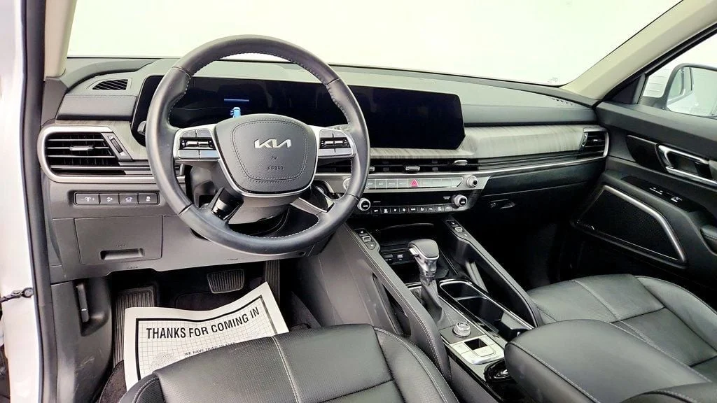 Used 2024 Glacial White Pearl Kia EX FWD image 12
