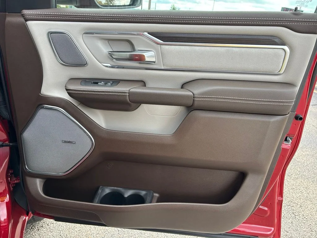 New 2026 Molten Red Pearl-Coat Exterior Paint RAM Laramie image 14