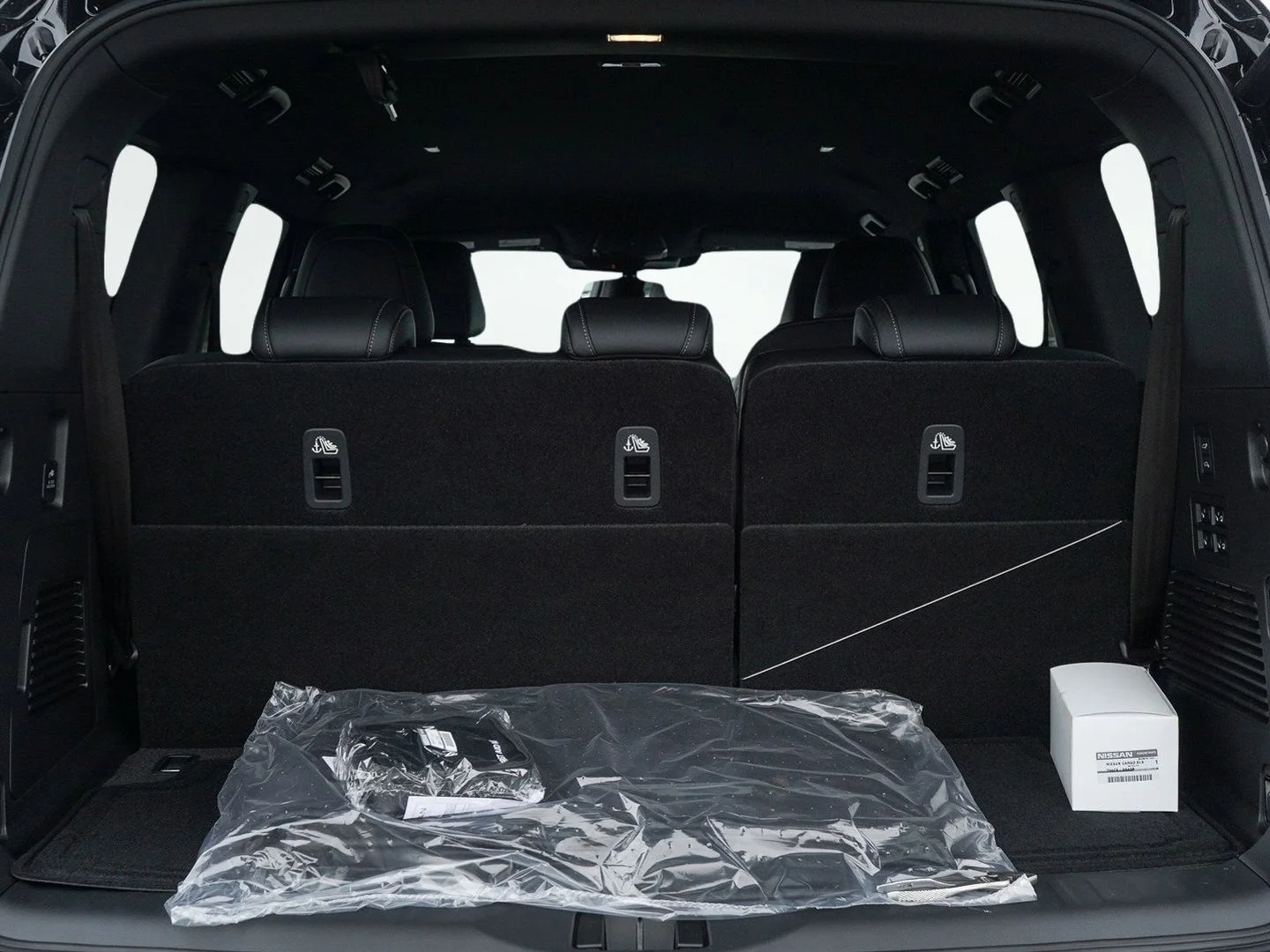 New 2026 Gun Metallic/Super Black Nissan PRO-4X image 8