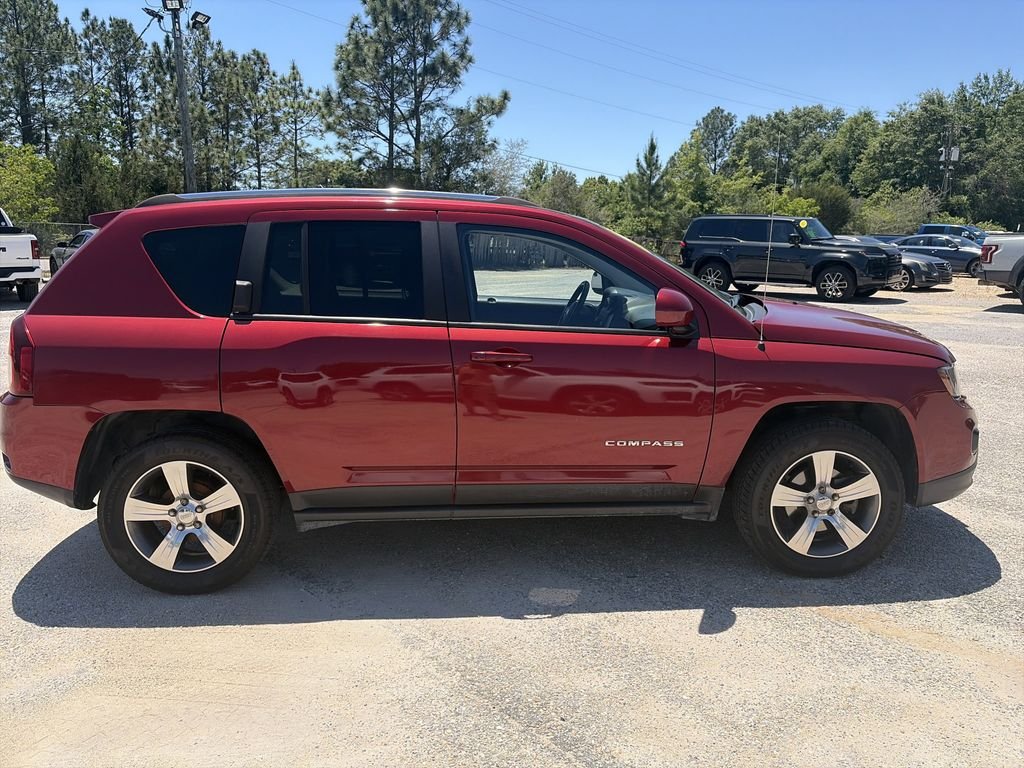 Used 2017 Red Jeep Latitude image 7