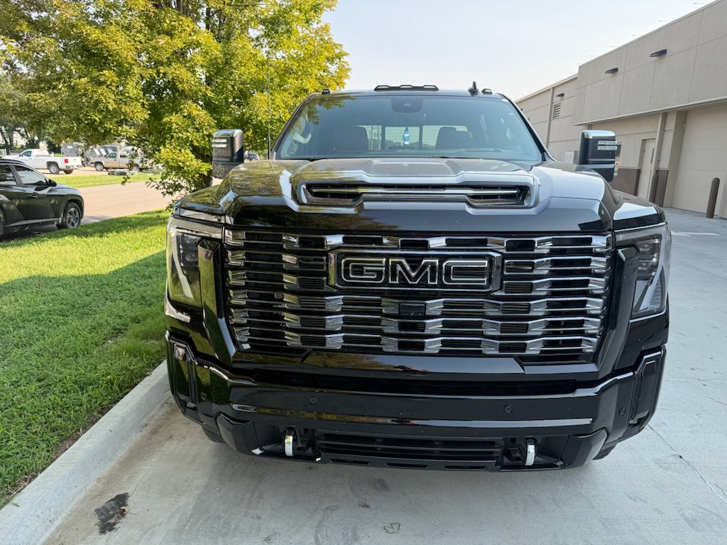 Used 2026 Onyx Black GMC Denali Ultimate image 2
