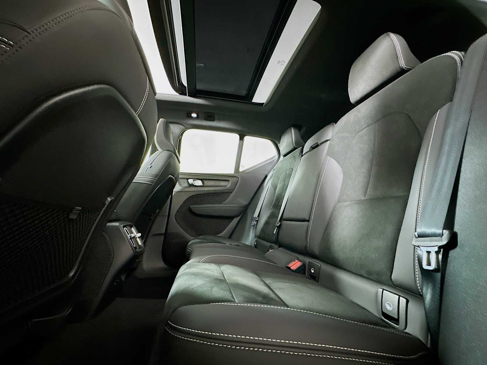 Certified Used 2023 Onyx Black Volvo Plus image 23