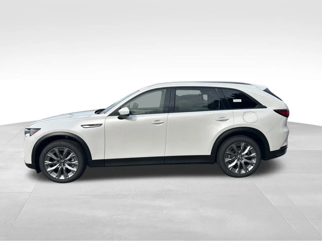 New 2026 Rhodium White Premium Mazda 3.3 Turbo Preferred image 2