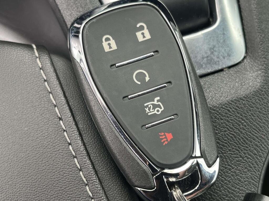 Used 2023 Sharkskin Metallic Chevrolet LT1 image 4