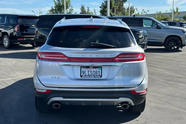 Used 2019 Silver Lincoln Select image 6