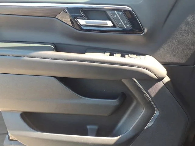 Used 2025 Black Chevrolet LT image 12