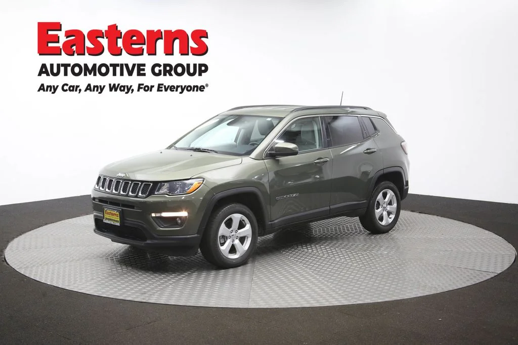 Used 2021 Green Jeep Latitude image 57