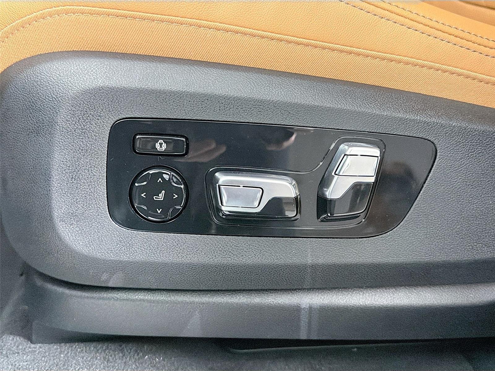 New 2026 Brooklyn Grey Metallic BMW M60i image 20