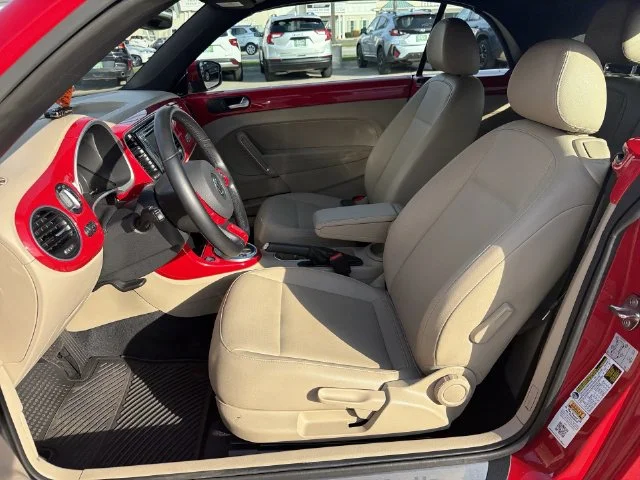 Used 2019 Red Volkswagen 2.0T SE image 19