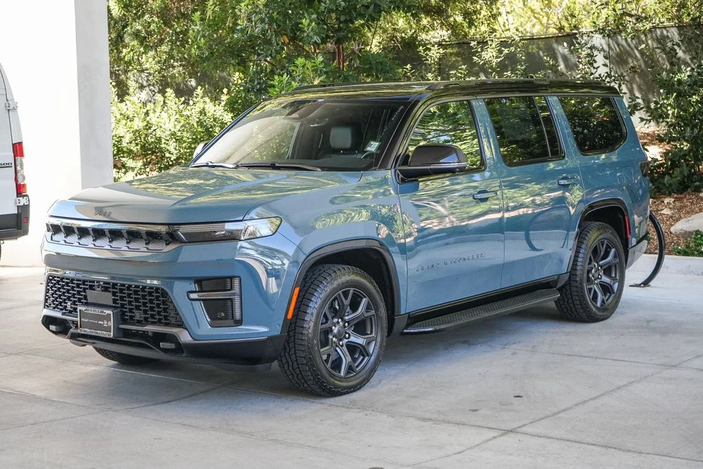 New 2026 Steel Blue Exterior Paint Jeep Upland image 3
