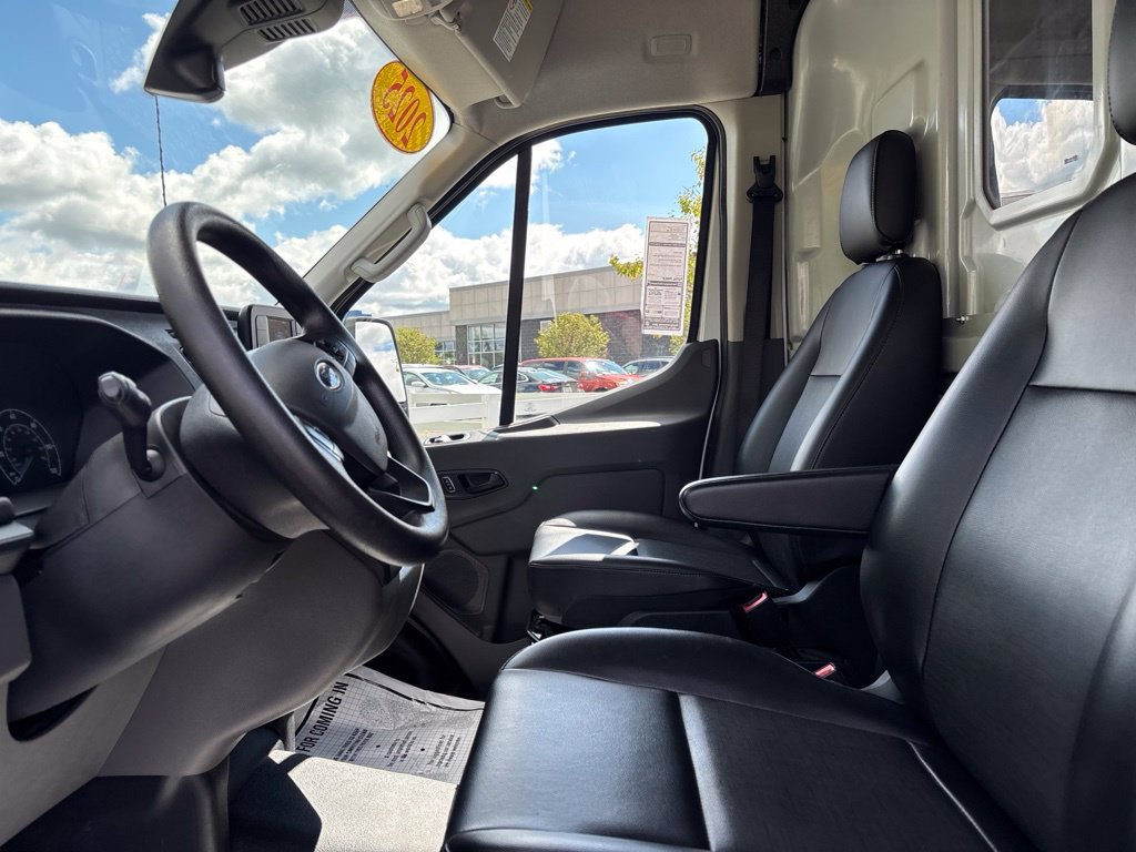 Used 2025 White Ford Base image 9
