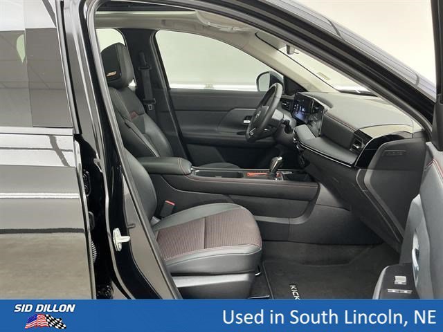 Used 2025 Super Black Nissan SR image 26