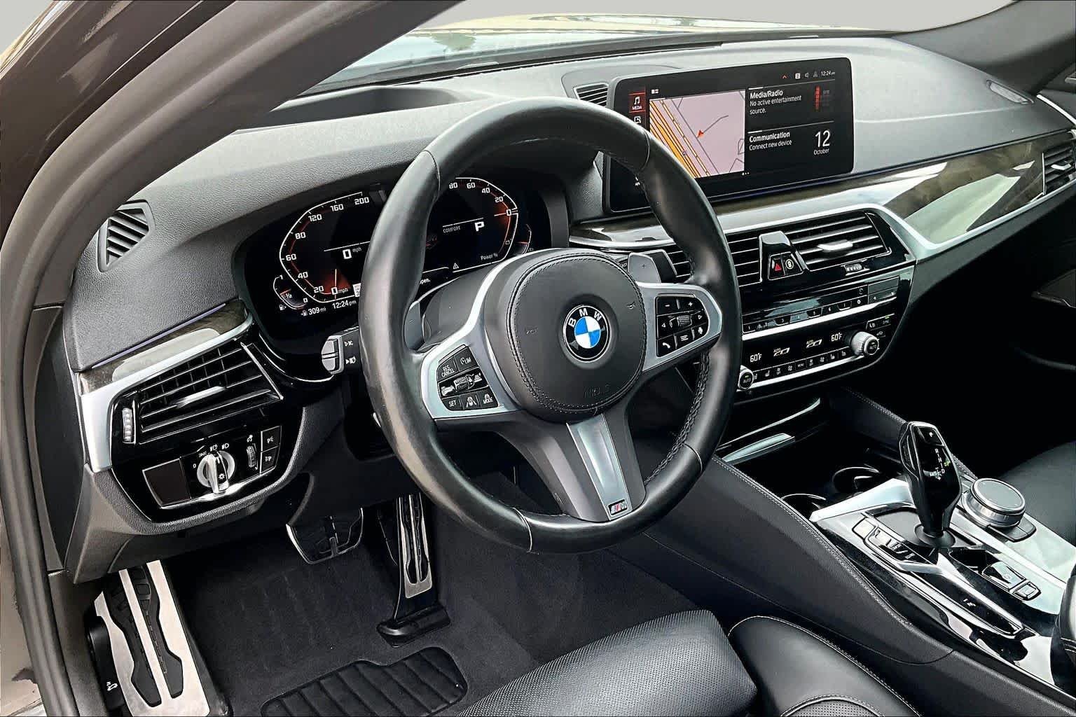 Used 2022 Dark Graphite Metallic BMW 540i image 16