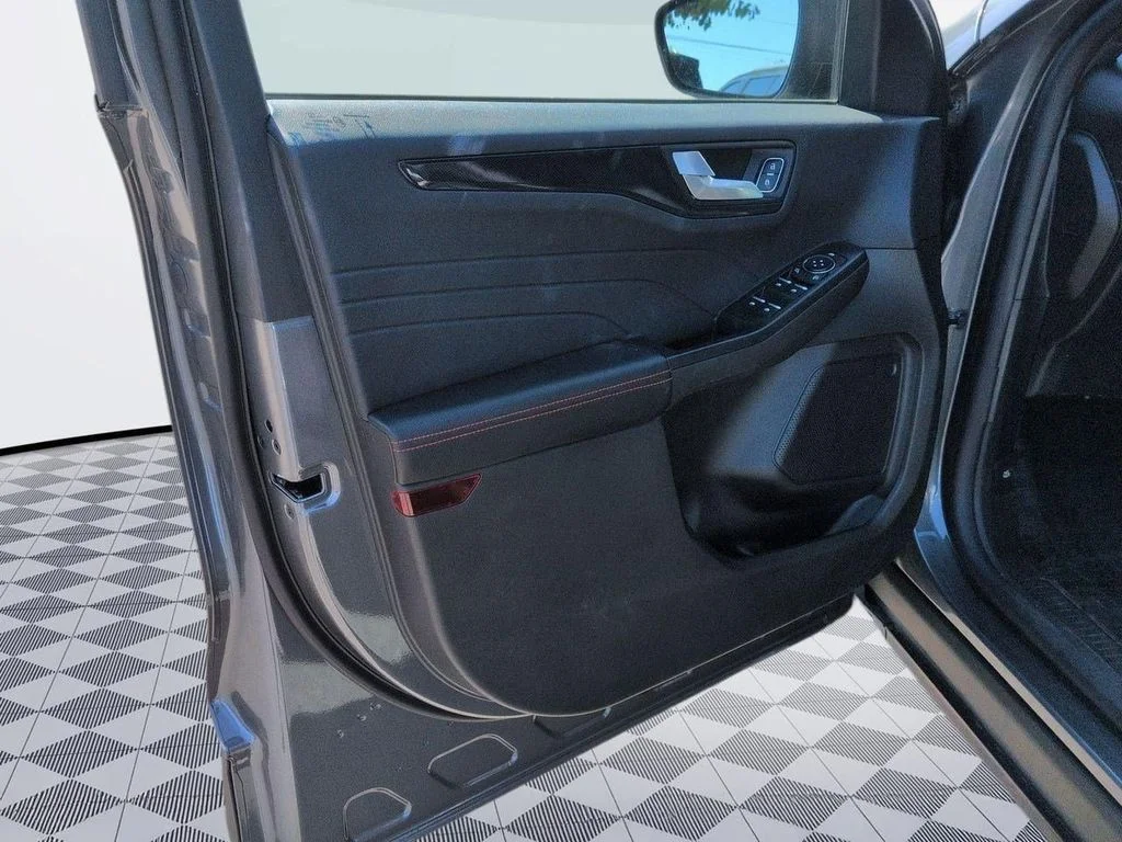 Certified Used 2025 Carbonized Gray Metallic Ford ST-Line image 8