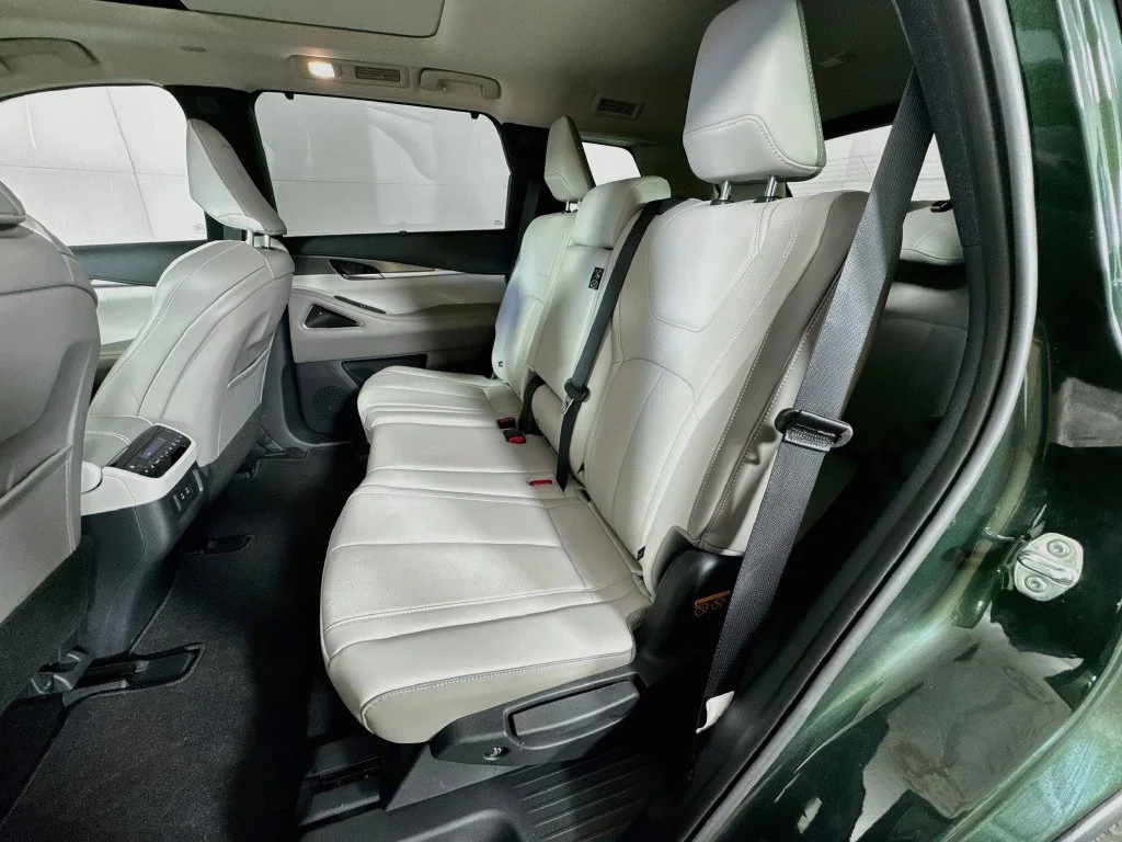 Certified Used 2026 Green INFINITI LUXE image 33