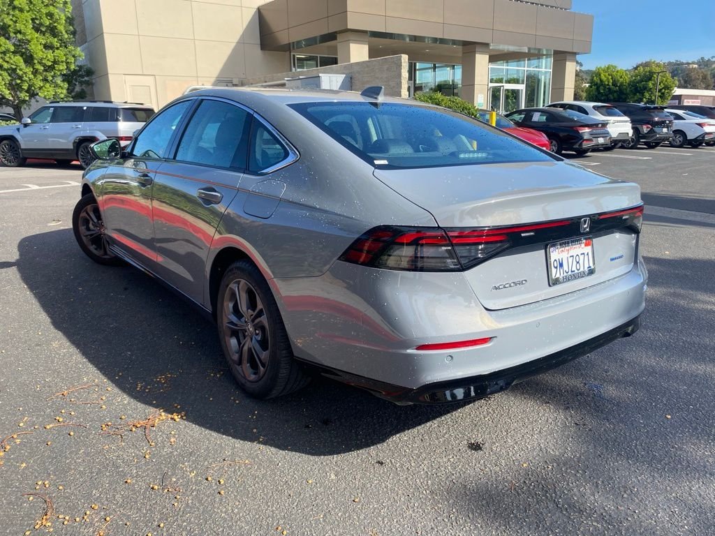 Used 2024 Black Honda EX-L image 3