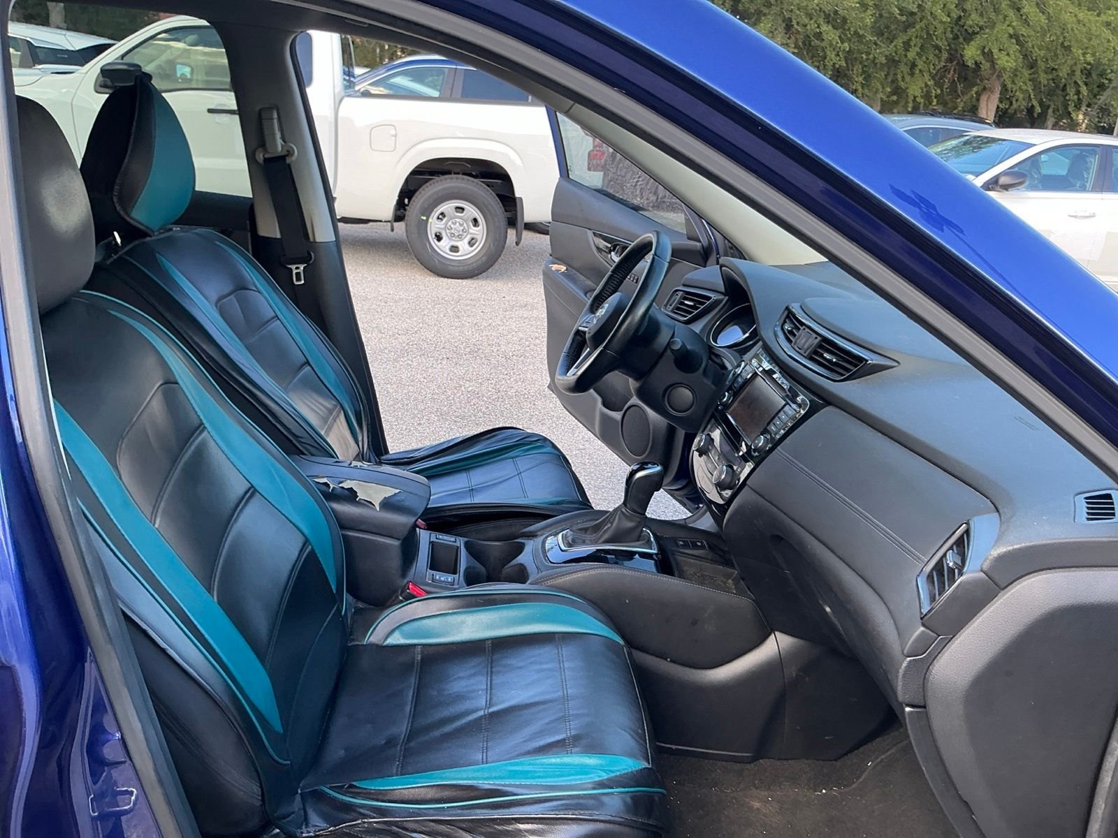 Certified Used 2020 Blue Nissan SL image 16