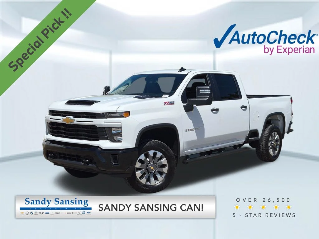 Used 2025 White Chevrolet Custom image 1