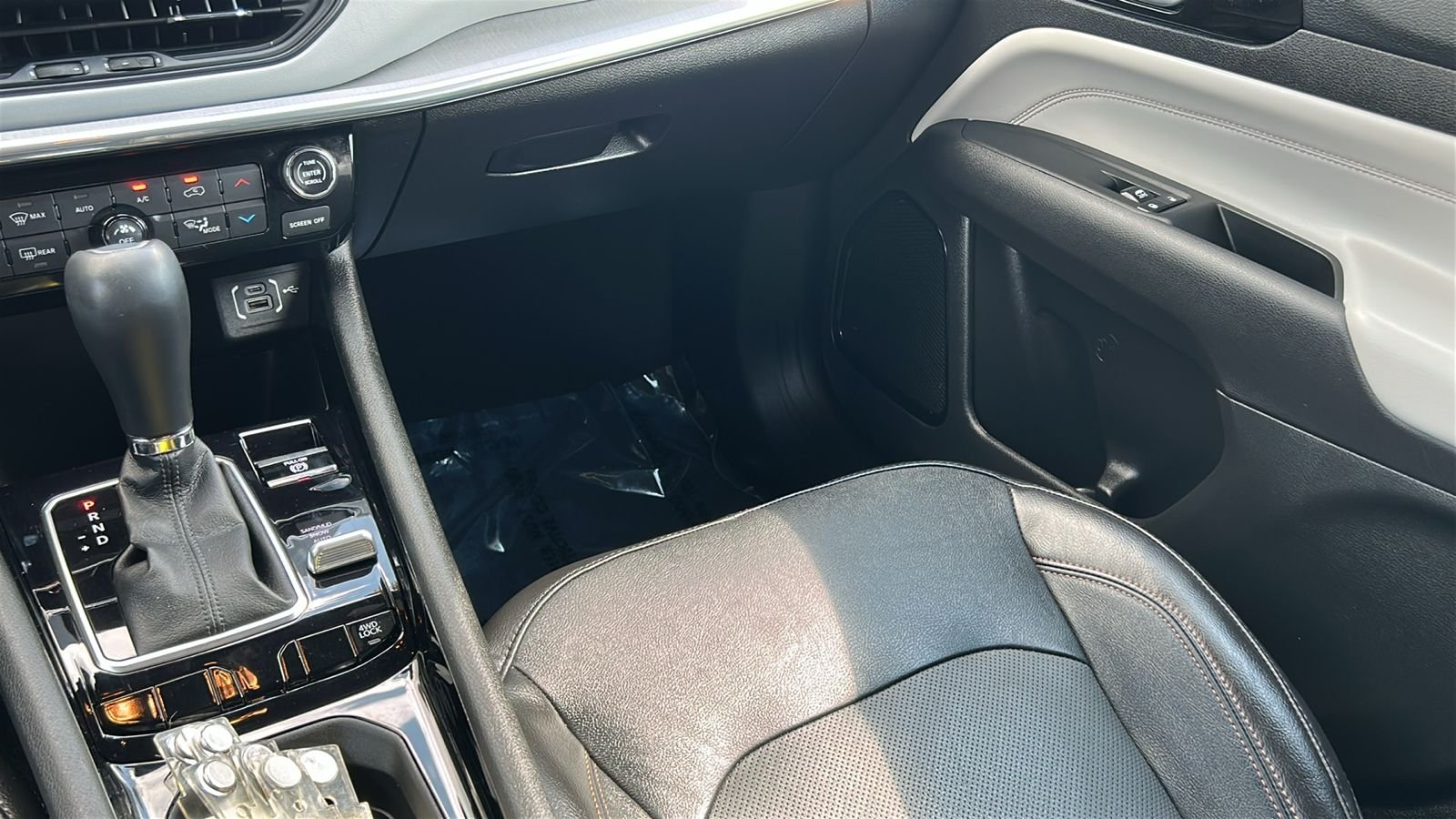 Certified Used 2023 Silver Jeep Limited image 15