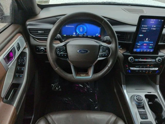 Certified Used 2023 White Metallic Ford King Ranch image 15