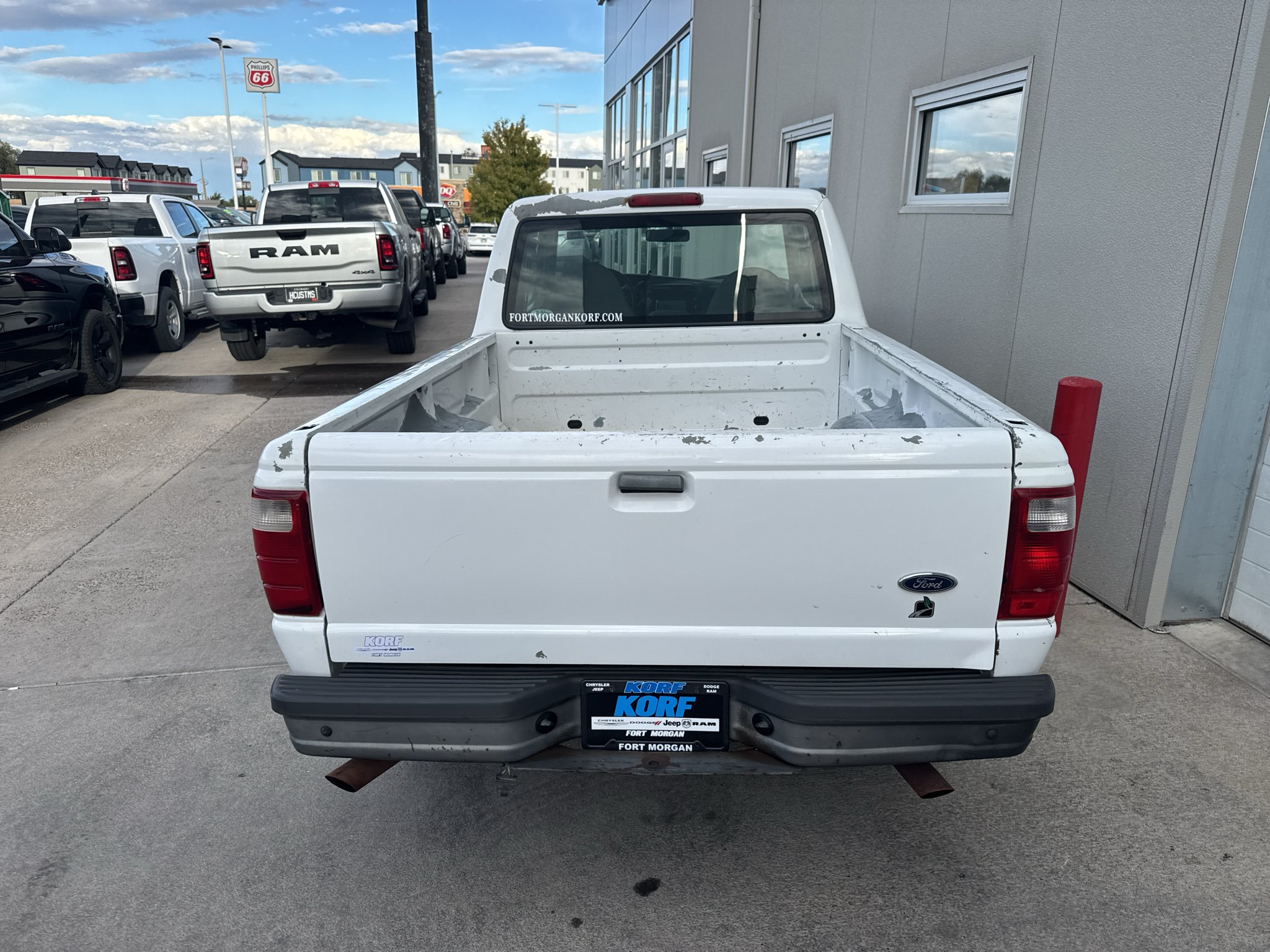 Used 2001 Oxford White Clearcoat Ford Edge image 4