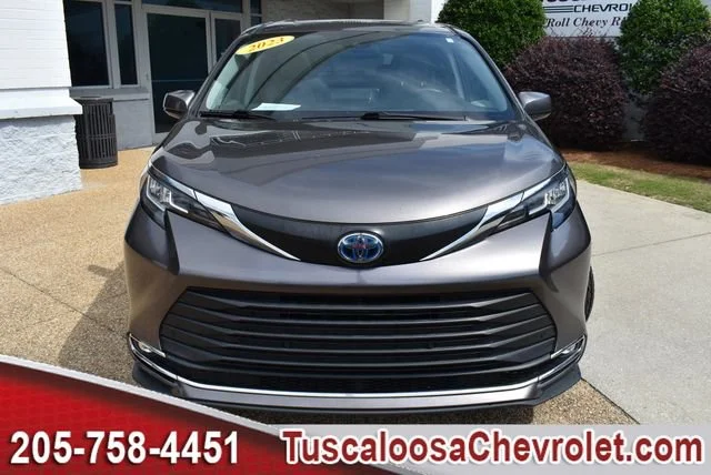 Used 2023 Gray Toyota XLE image 4