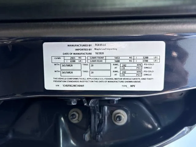Used 2021 Blue Jeep Limited image 30