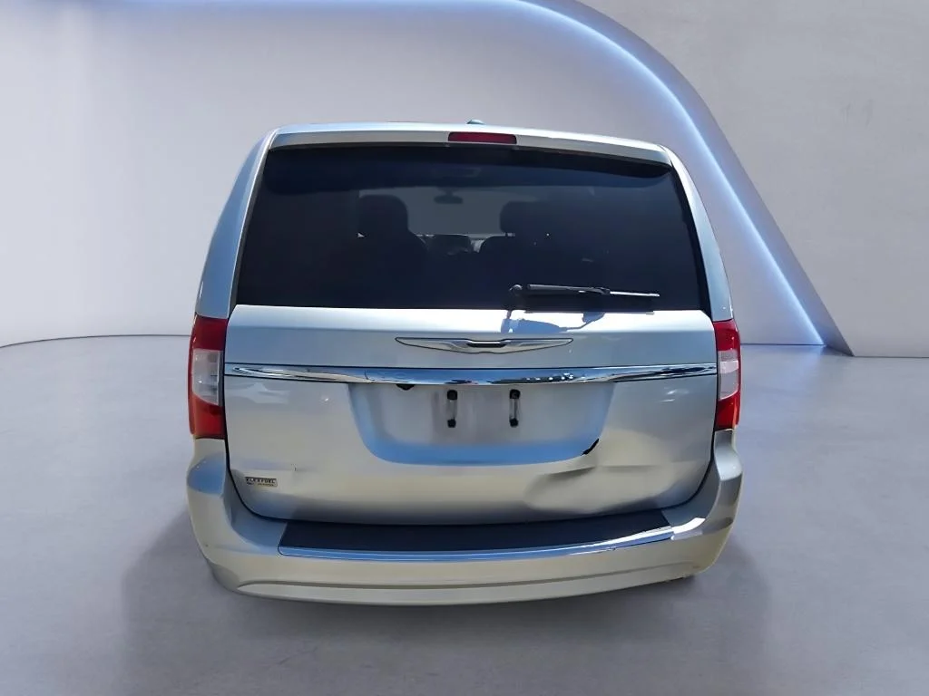 Used 2011 Bright Silver Metallic Clearcoat Chrysler Touring image 4