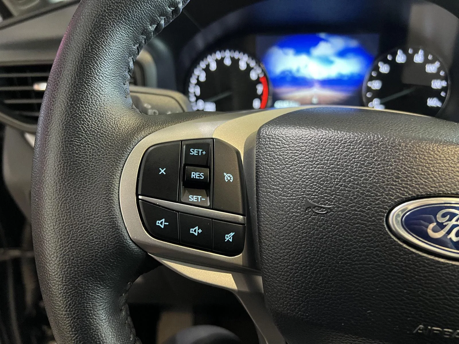 Used 2024 Agate Black Ford XLT image 18