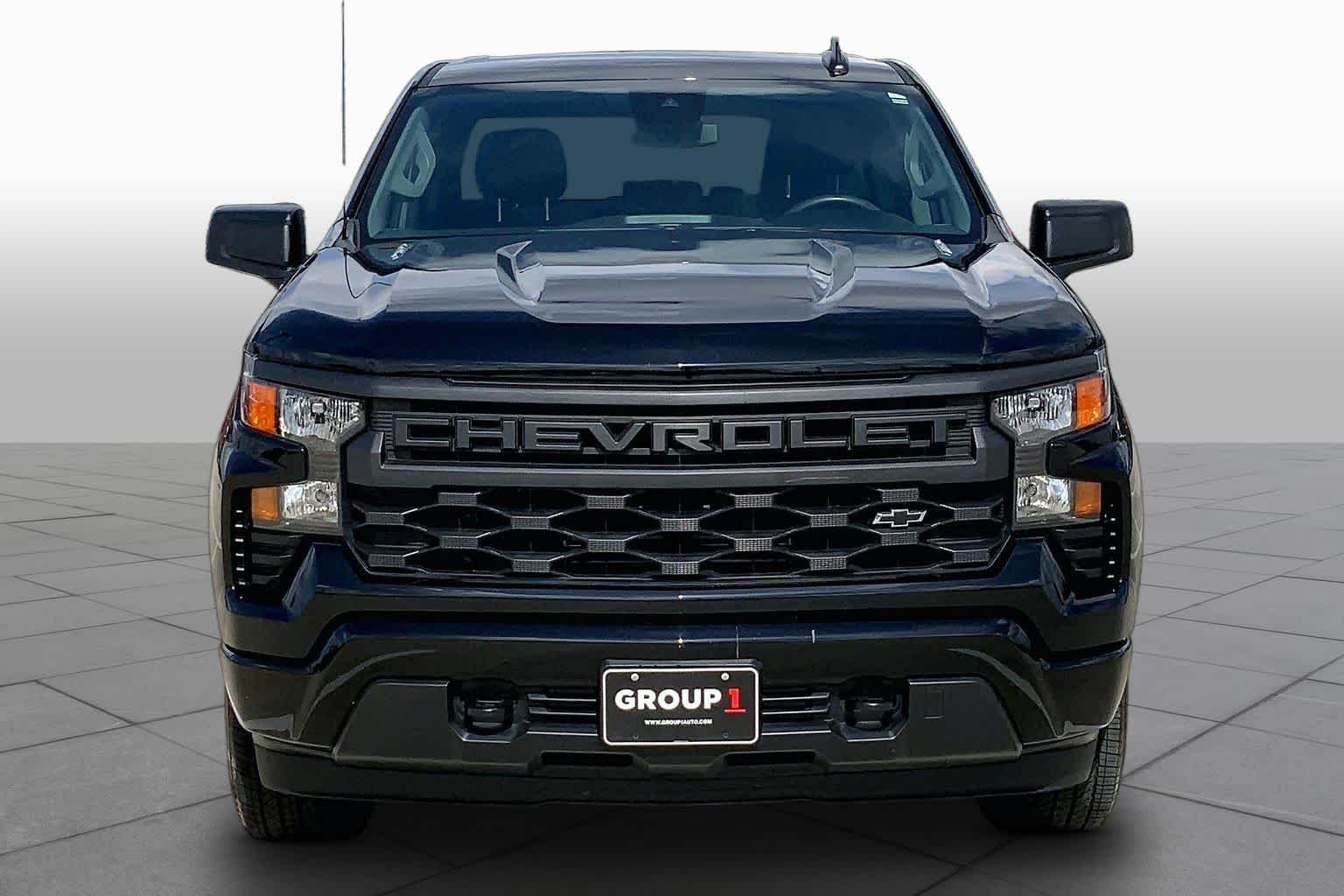 Used 2025 Black Chevrolet Custom image 4