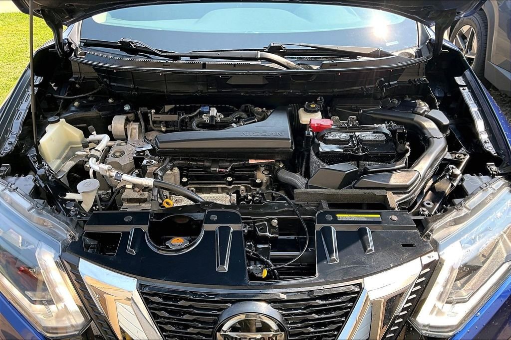 Used 2018 Blue Nissan S image 10