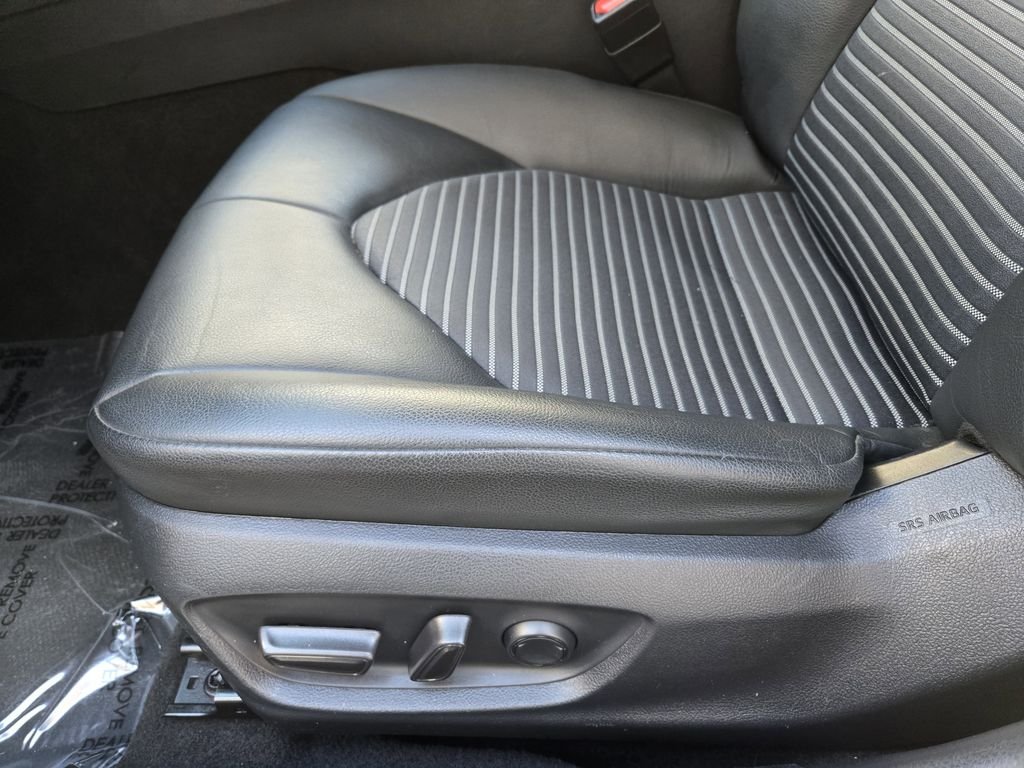 2024 Toyota Camry SE - Photo 16