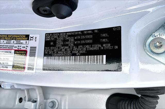 Certified Used 2024 WIND CHILL PEARL Toyota  image 36