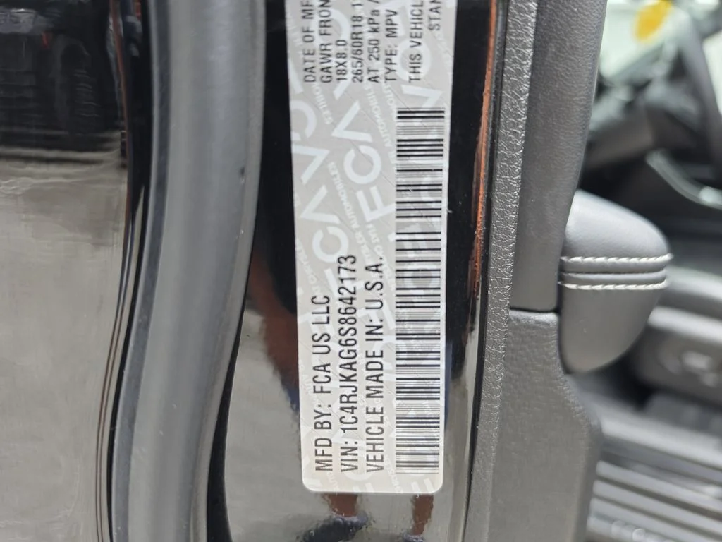 Used 2025 Diamond Black Jeep Altitude X image 35