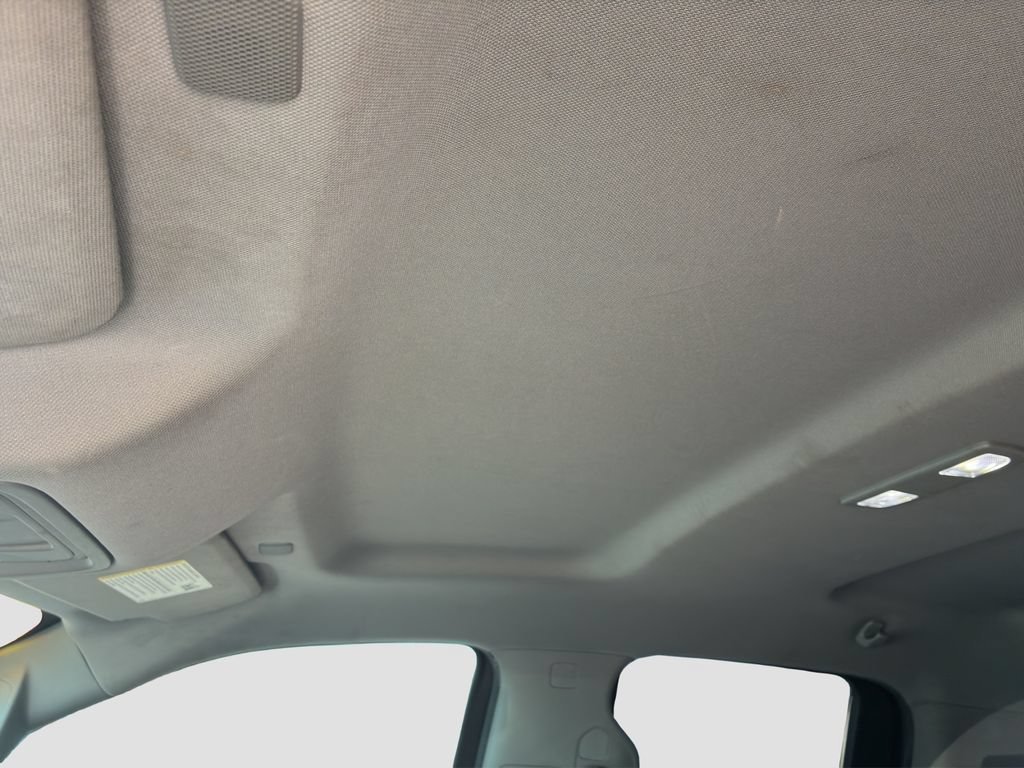 Used 2019 SUMMIT WHITE Chevrolet LT image 22