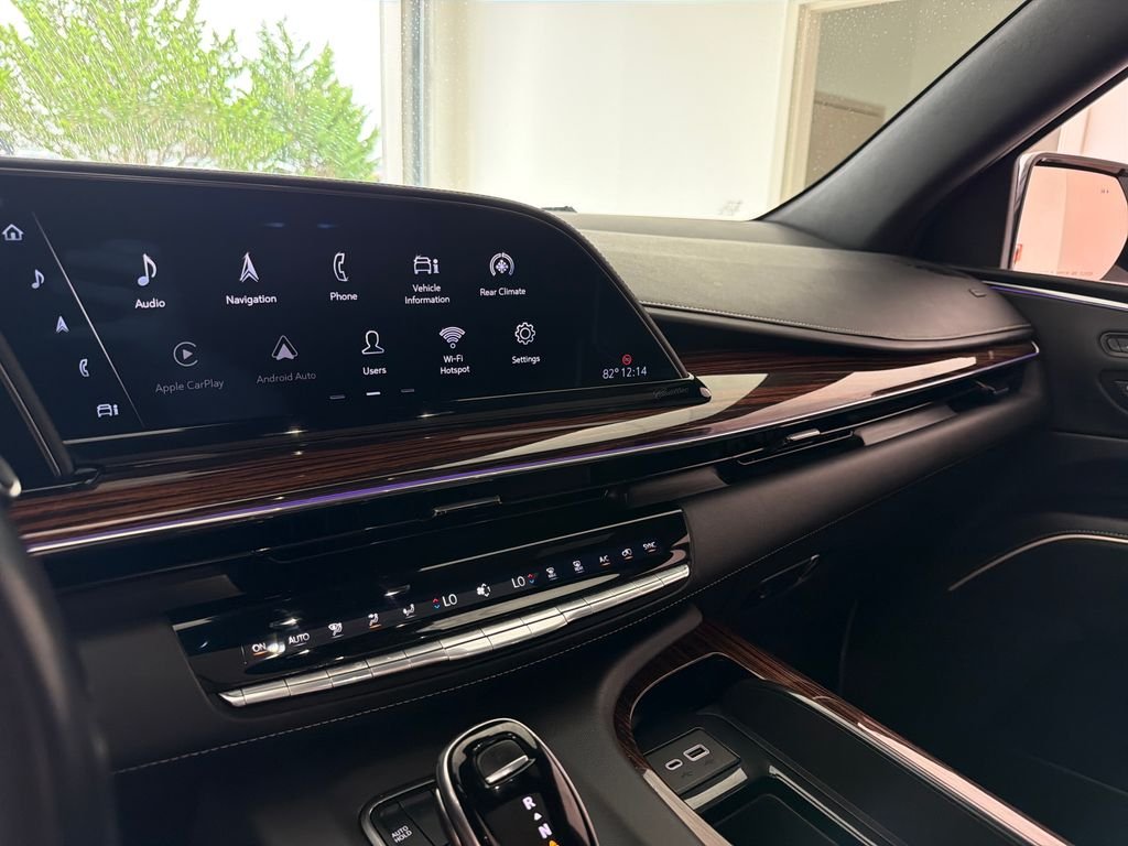 Used 2022 White Cadillac Premium Luxury image 19