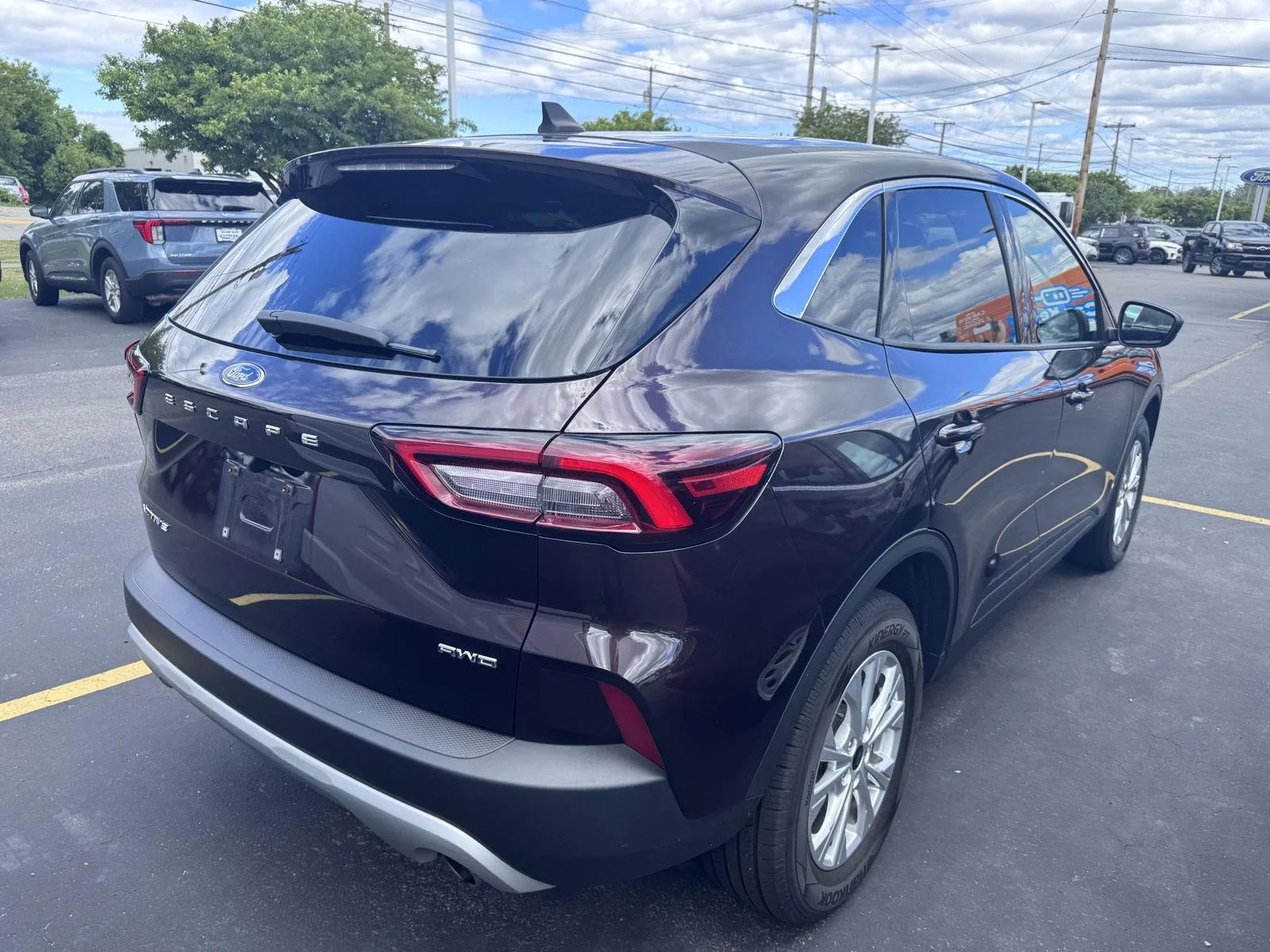Used 2023 Cinnabar Red Ford Active image 4