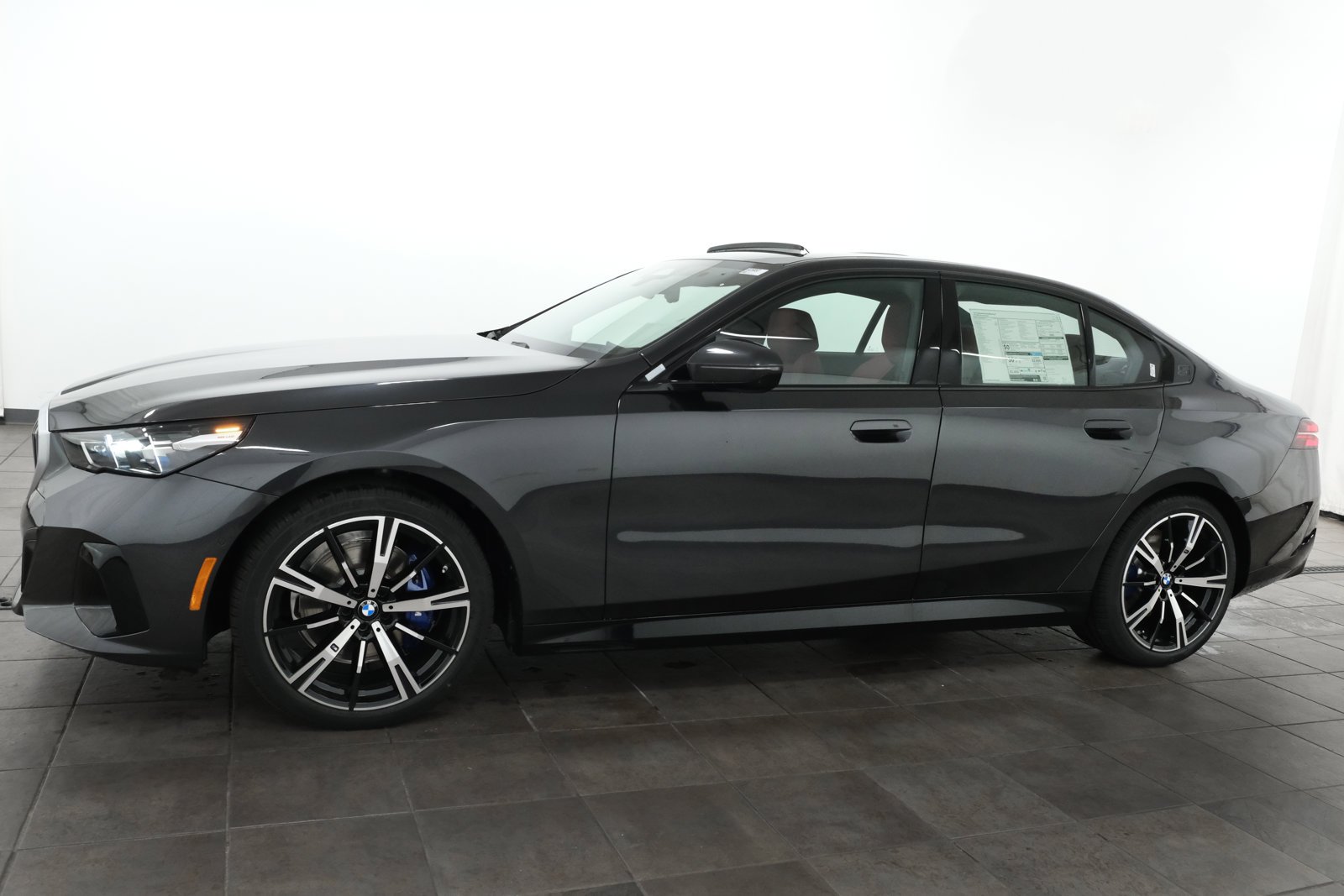 New 2027 Dark Graphite Metallic BMW 530i xDrive image 2