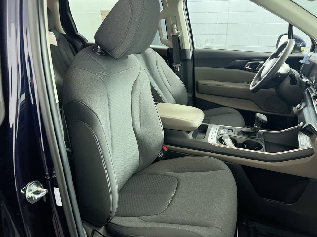 New 2026 Deep Chroma Blue Kia LXS image 31