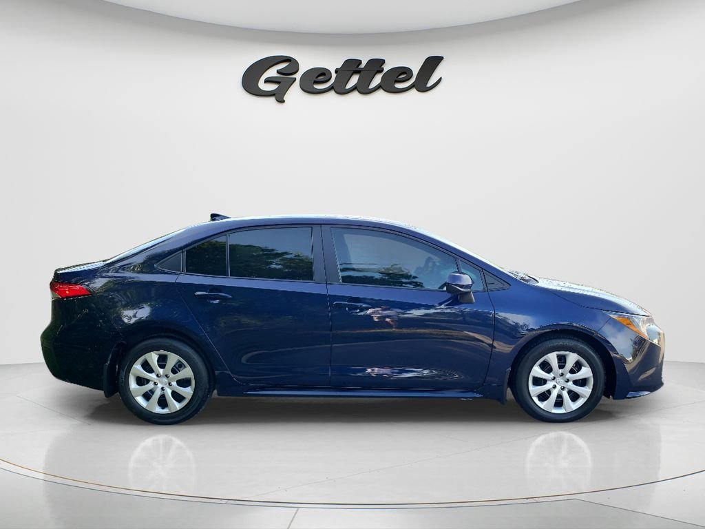 Certified Used 2025  Toyota LE image 3