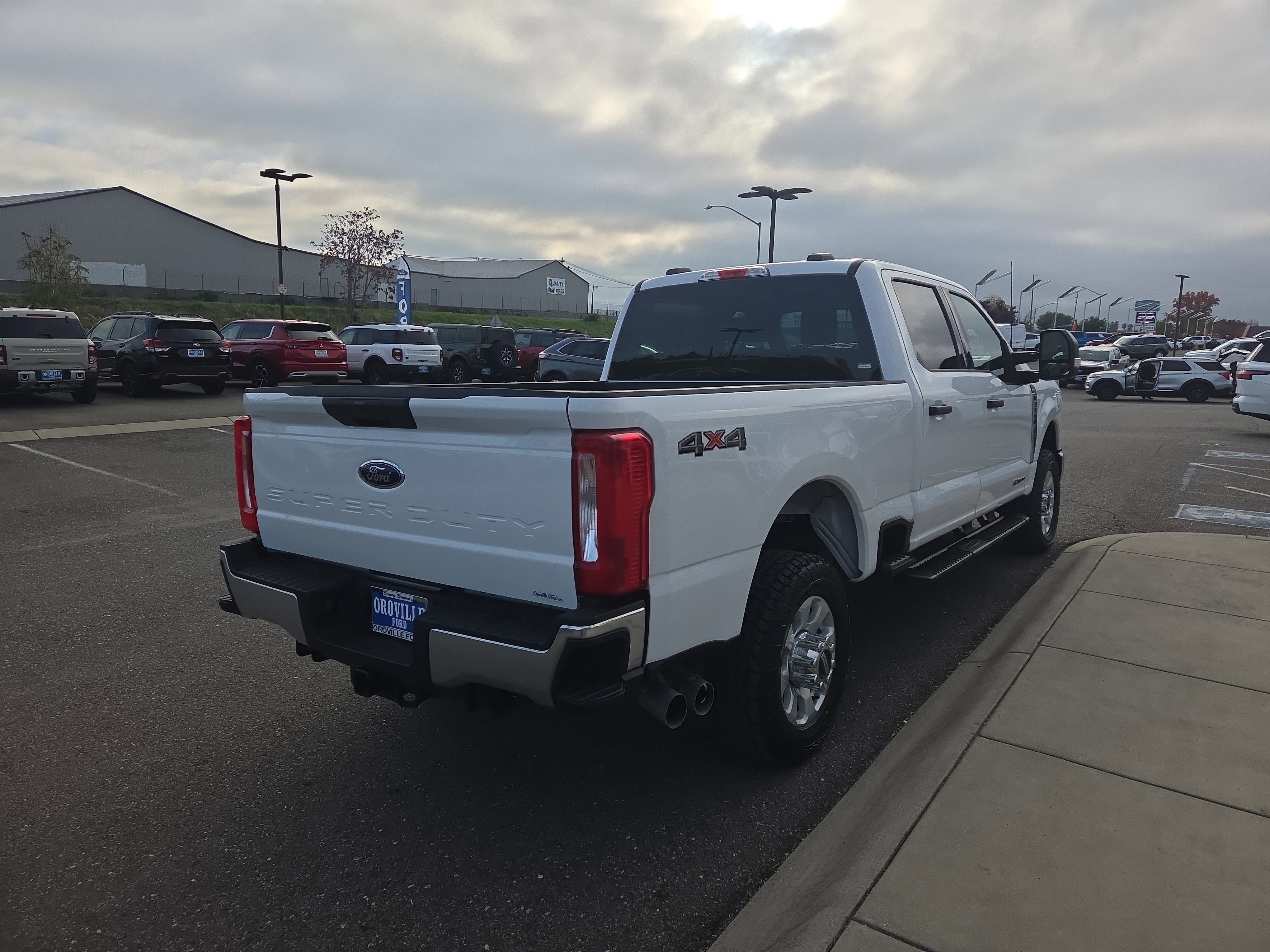 Certified Used 2024 Oxford White Clearcoat Ford XLT image 5