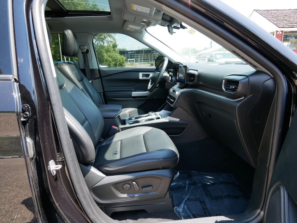 Used 2023 Black Ford XLT image 8